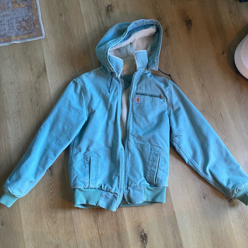 Beaut blue Carhartt jacket with removable hood